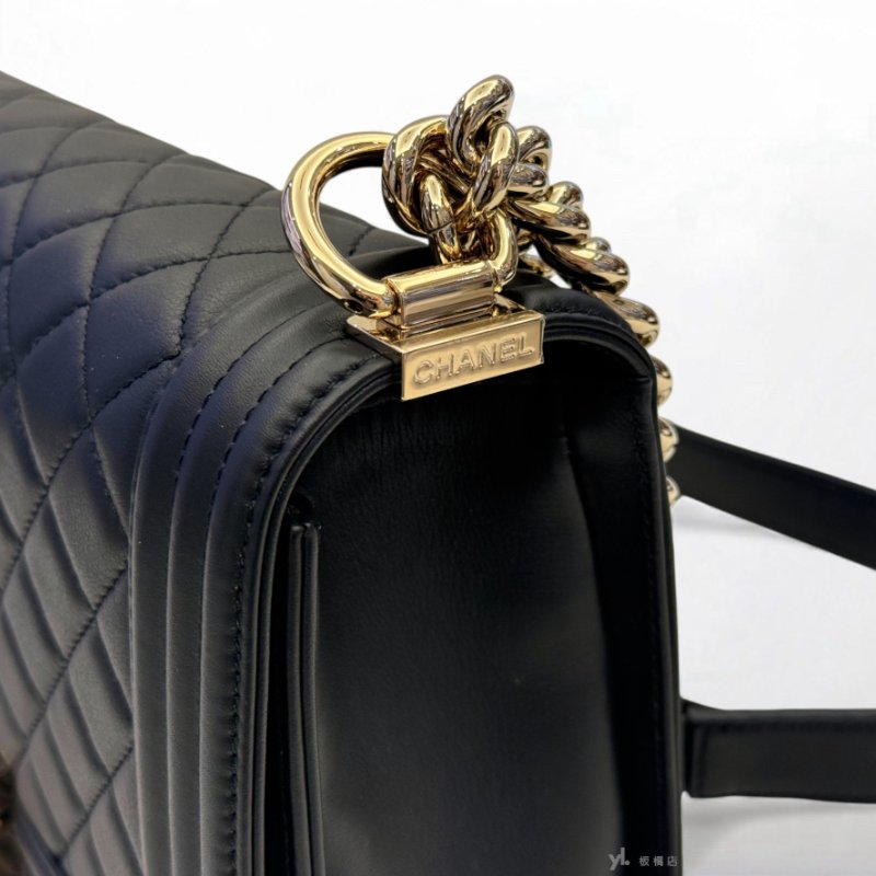 Chanel BOY25黑牛皮淡金釦肩背包A67086-5