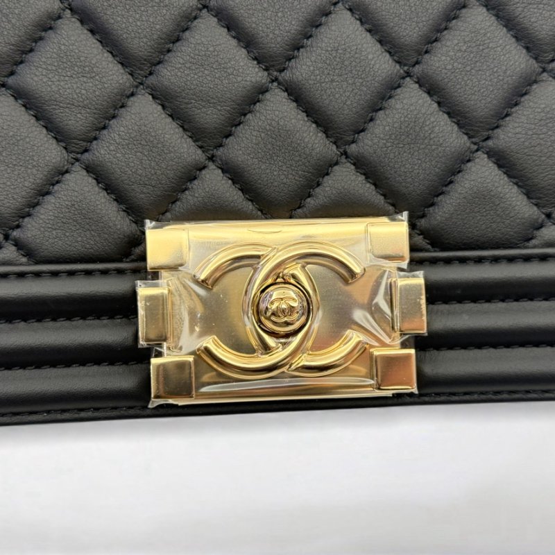 Chanel BOY25黑牛皮淡金釦肩背包A67086-9
