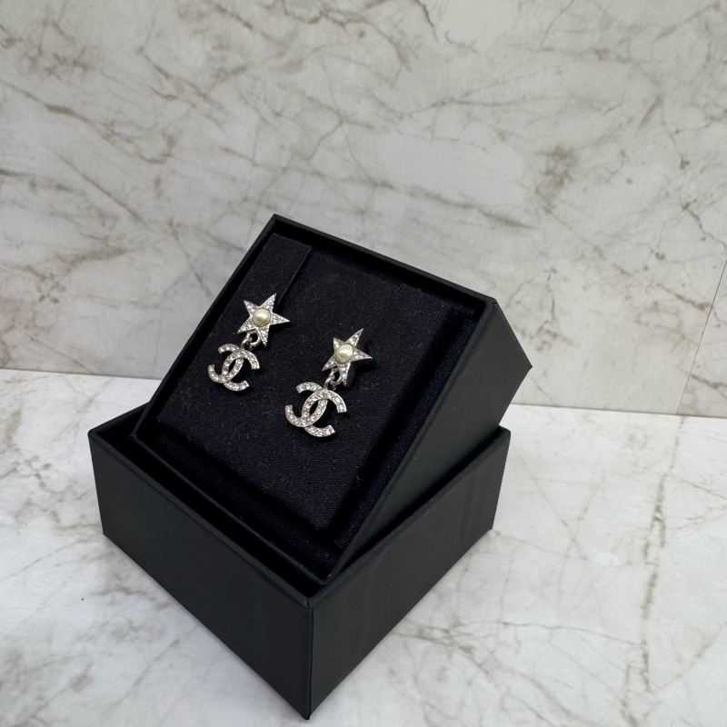 CHANEL銀色珍珠星星水鑽垂吊雙C耳環-2