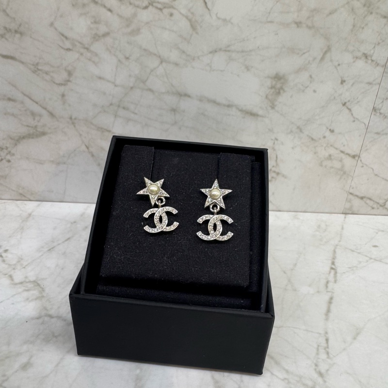 CHANEL銀色珍珠星星水鑽垂吊雙C耳環-4