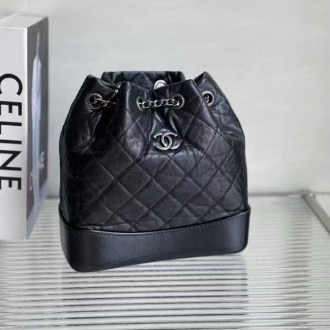 CHANEL/香奈兒 小號流浪雙肩包 黑色銀扣菱格牛皮 鴛鴦鏈條，尺寸：23*22.5 晶片款 好價🉐️