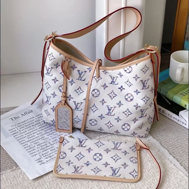 LV路易威登 carryall pm 小號航海系列 24限量款 新款刺繡 特殊材質製成 24帶票 很完美成色 公價25100 1xxxx-4