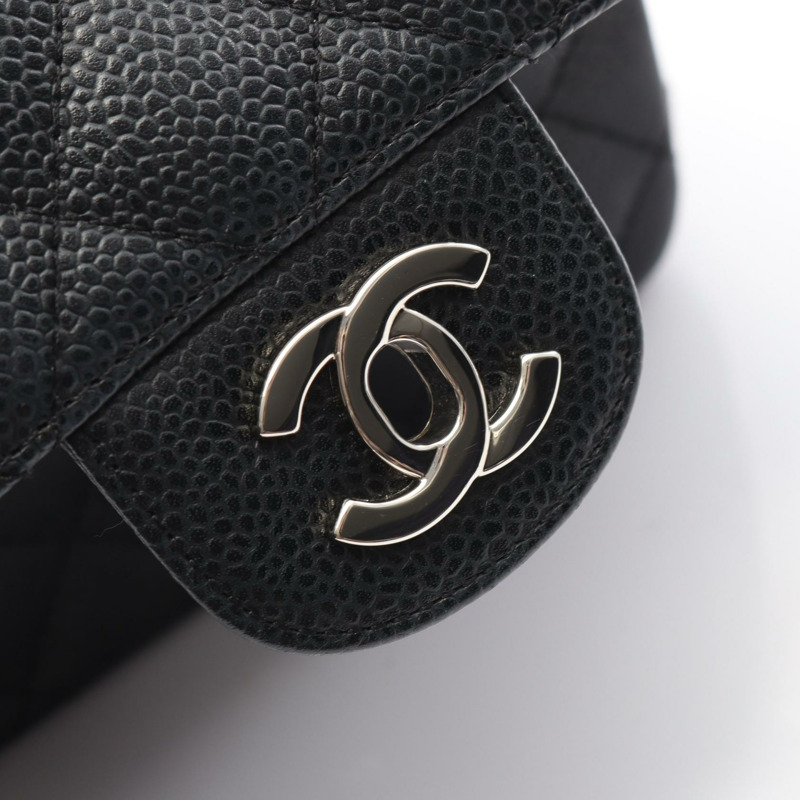 香奈兒迷你絎縫鏈條肩背包，粒面小牛皮，黑色，二手，女士，帶五金配件-9