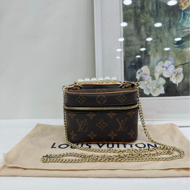 LV 路易威登 nice nano化妝盒 芯片 客人自己配了把手和鏈條-0