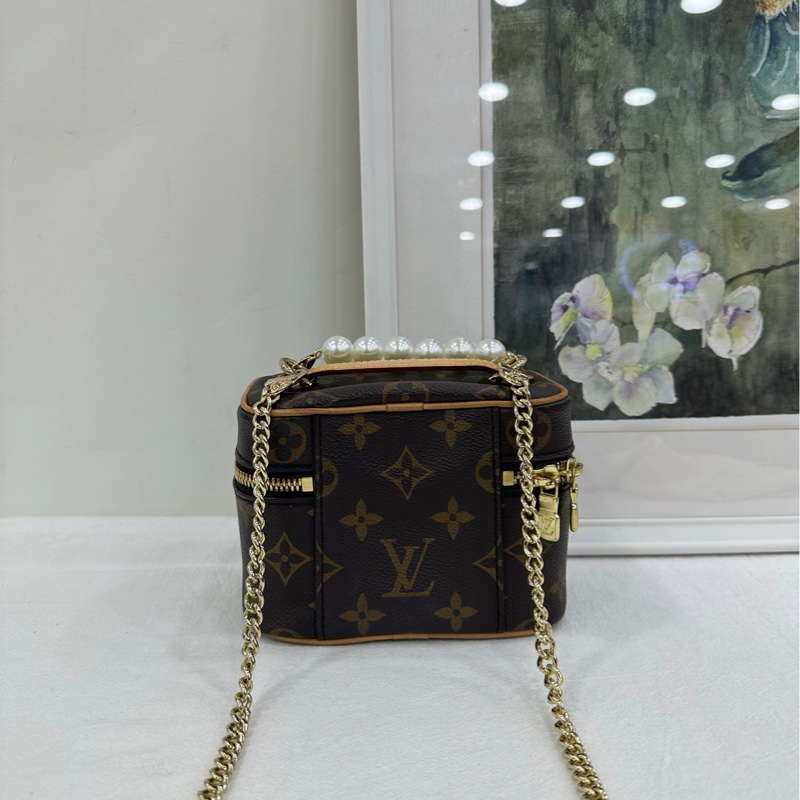 LV 路易威登 nice nano化妝盒 芯片 客人自己配了把手和鏈條-3
