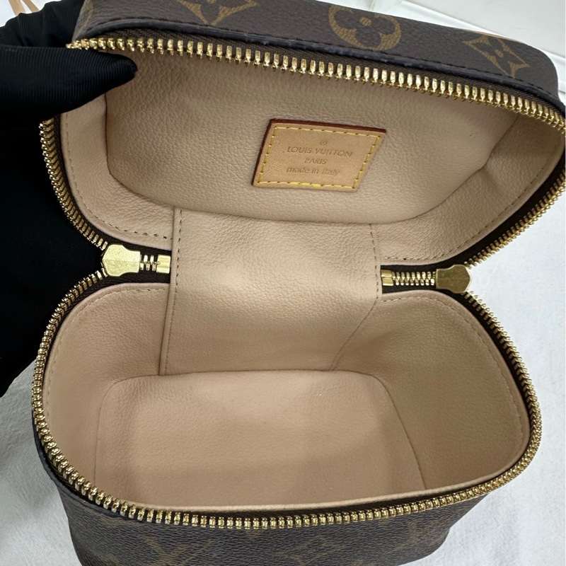 LV 路易威登 nice nano化妝盒 芯片 客人自己配了把手和鏈條-7