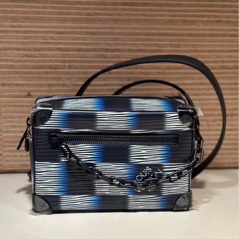 LV soft trunk 限定配色