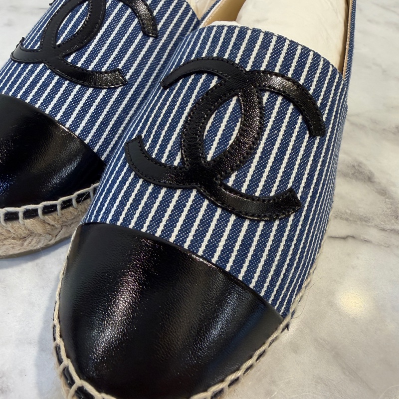 Chanel 藍白條紋帆布拼黑牛皮草編鞋G29762-1