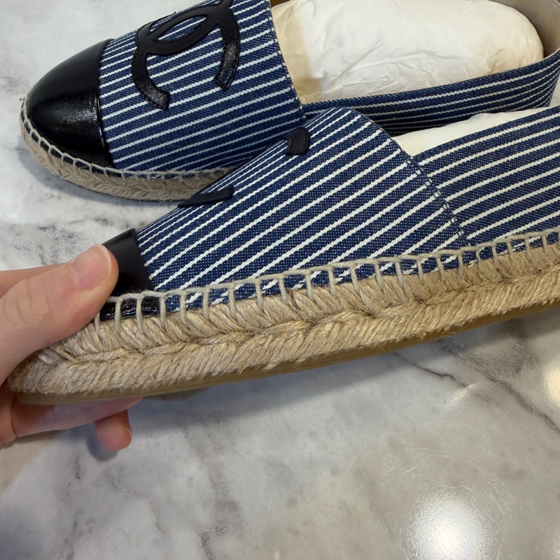 Chanel 藍白條紋帆布拼黑牛皮草編鞋G29762-3