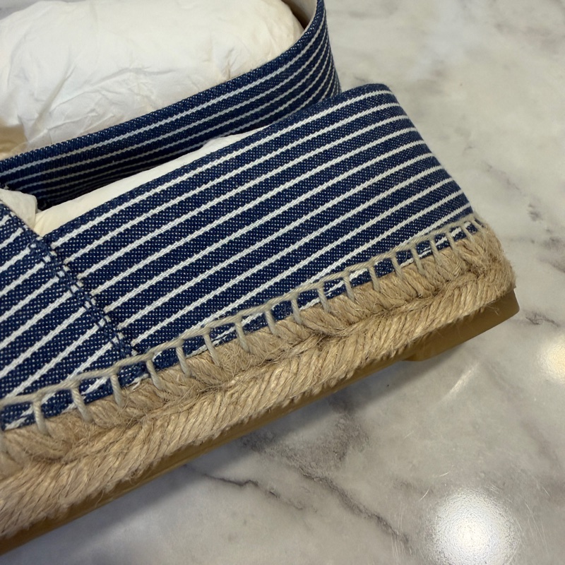 Chanel 藍白條紋帆布拼黑牛皮草編鞋G29762-4