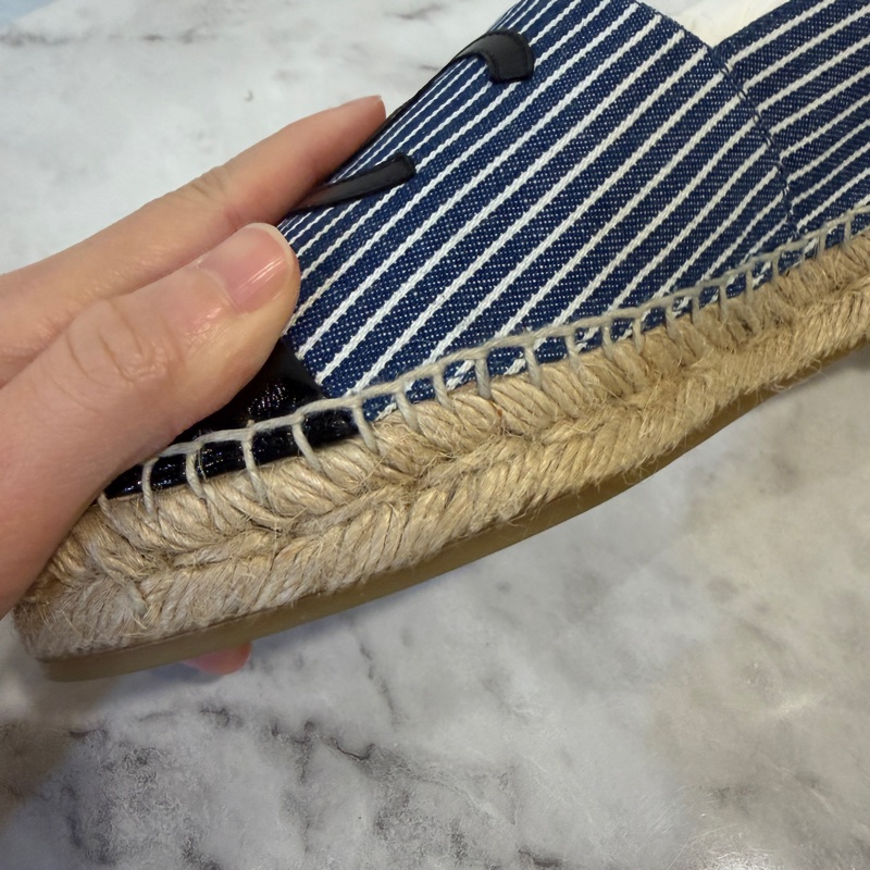 Chanel 藍白條紋帆布拼黑牛皮草編鞋G29762-5