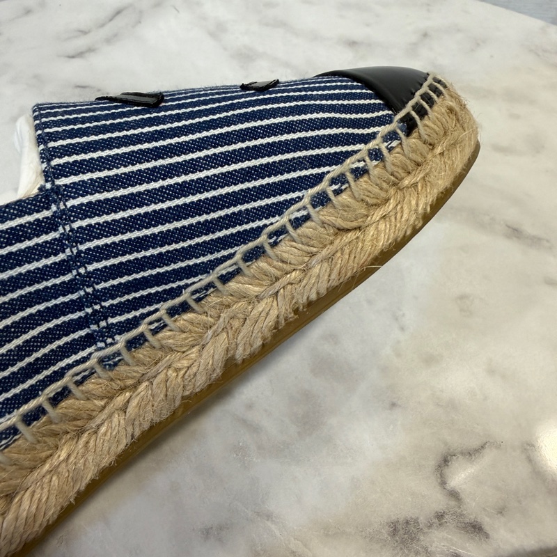 Chanel 藍白條紋帆布拼黑牛皮草編鞋G29762-11