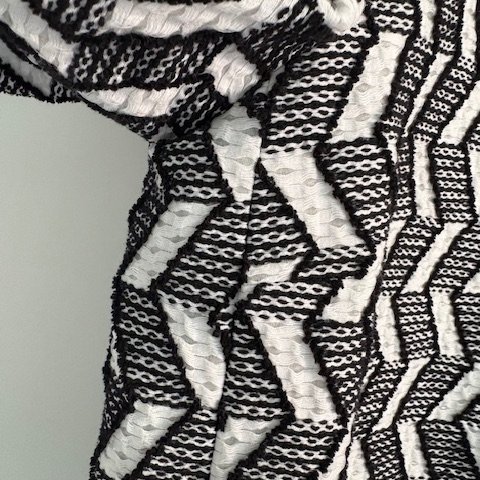 Chanel 16S 黑白幾何圖騰兩口袋軟泥外套-14