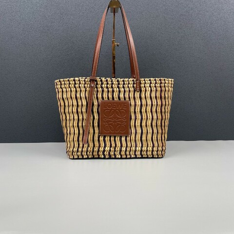 Loewe 草編菜籃子托特包