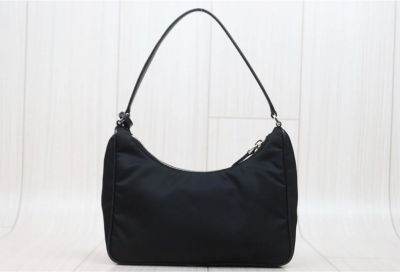 「JL精品代購」97新 Prada 尼龍 2005 hobo-2