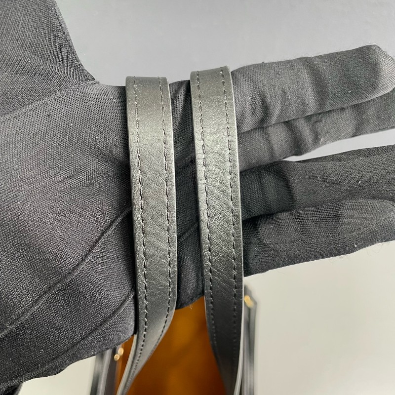 LV 黑色全皮壓花大號onthego托特包-8