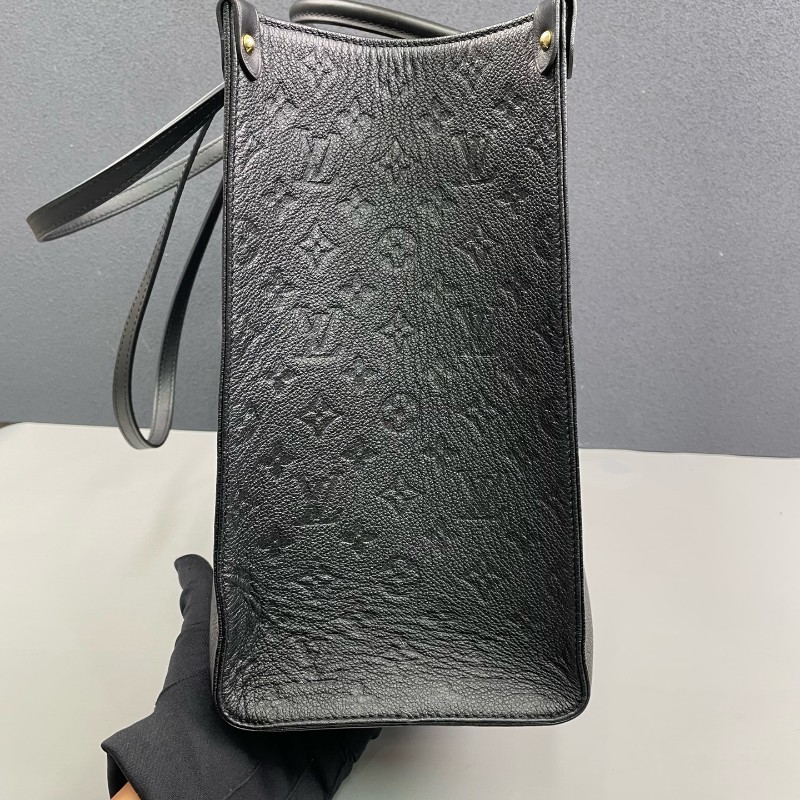 LV 黑色全皮壓花大號onthego托特包-14