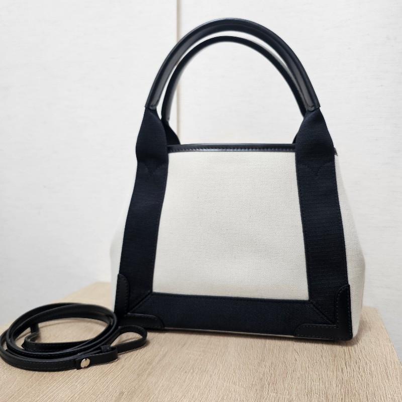 [甜價出❣️別猶豫呀！]  Balenciaga米白帆布NavyCabasXS手提斜背包-2