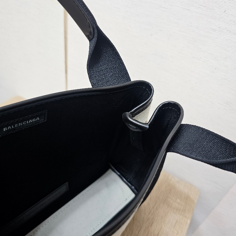[甜價出❣️別猶豫呀！]  Balenciaga米白帆布NavyCabasXS手提斜背包-19