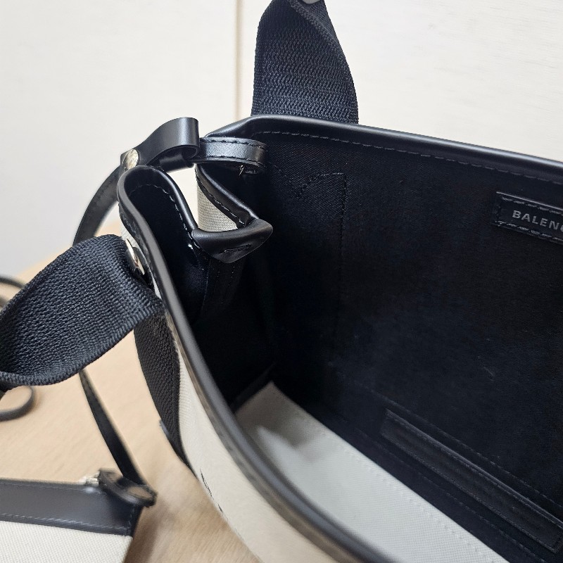 [甜價出❣️別猶豫呀！]  Balenciaga米白帆布NavyCabasXS手提斜背包-22
