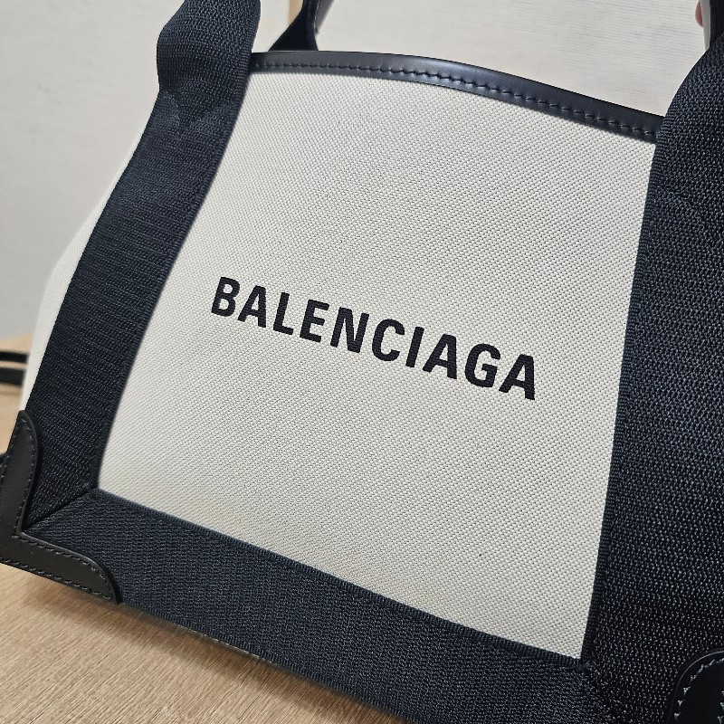 [甜價出❣️別猶豫呀！]  Balenciaga米白帆布NavyCabasXS手提斜背包-25