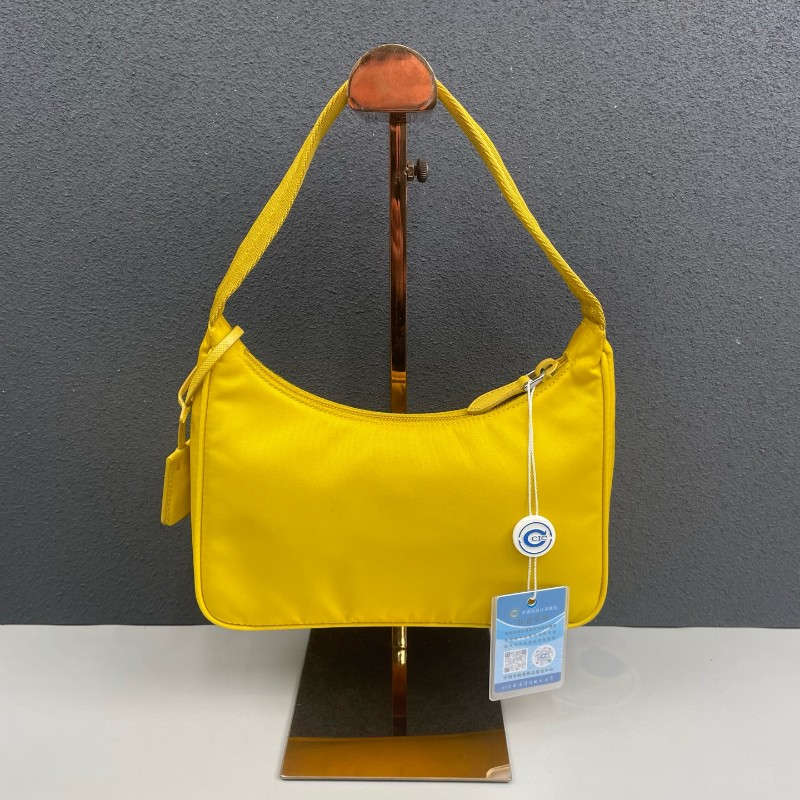 Prada黃色尼龍布Hobo肩背包-1