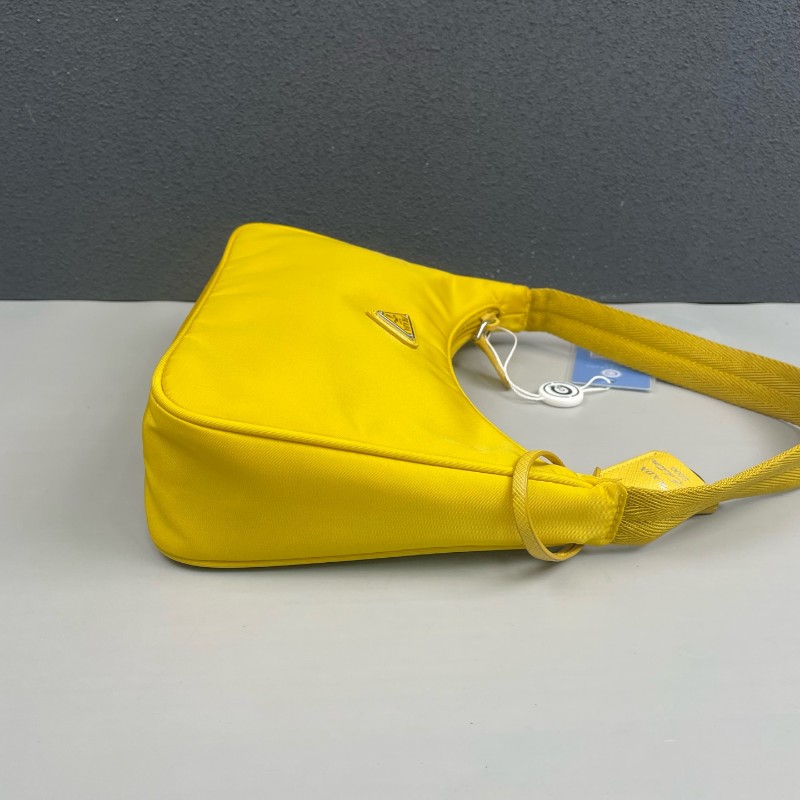 Prada黃色尼龍布Hobo肩背包-3