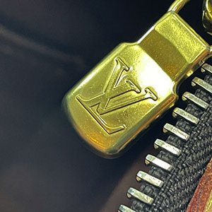 *奢華大道國際精品*【L3282】LV原花 ODEON 斜背包 (PM) M56390-8