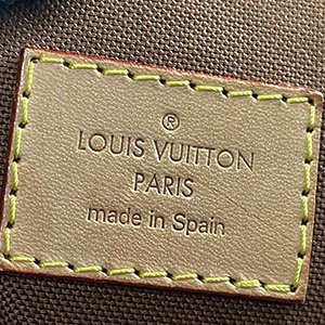 *奢華大道國際精品*【L3282】LV原花 ODEON 斜背包 (PM) M56390-9