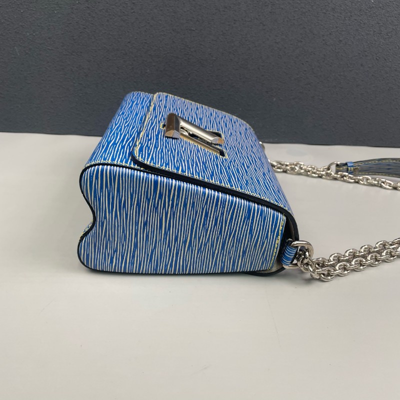 LV 藍色epi水波纹中號Twist鏈條包-3