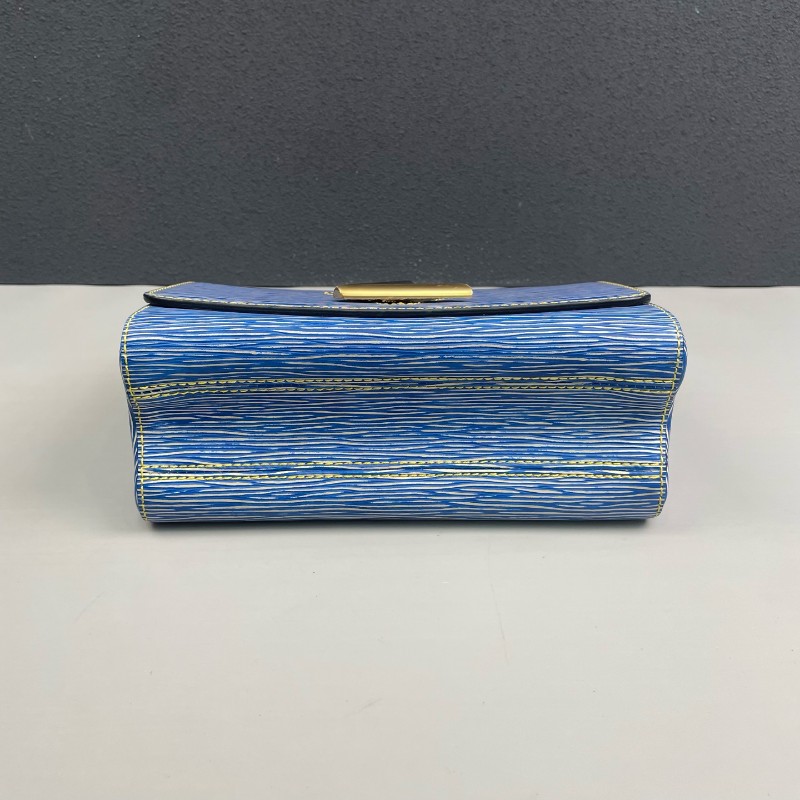 LV 藍色epi水波纹中號Twist鏈條包-4