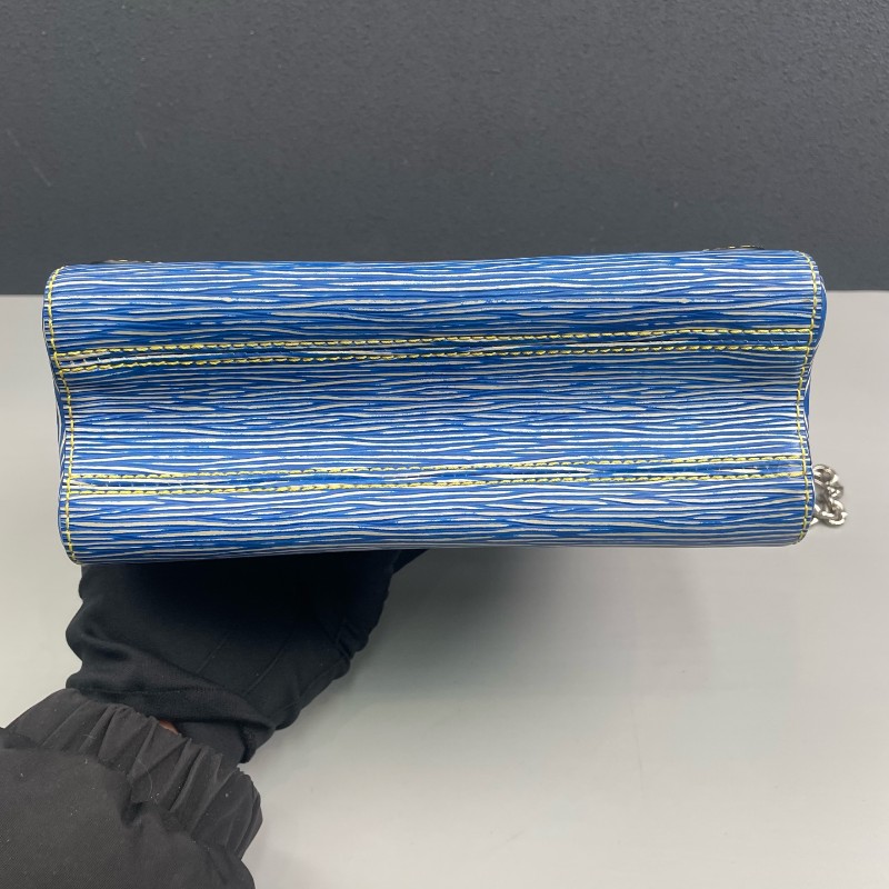 LV 藍色epi水波纹中號Twist鏈條包-12