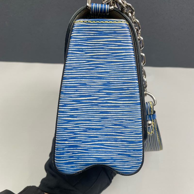LV 藍色epi水波纹中號Twist鏈條包-13