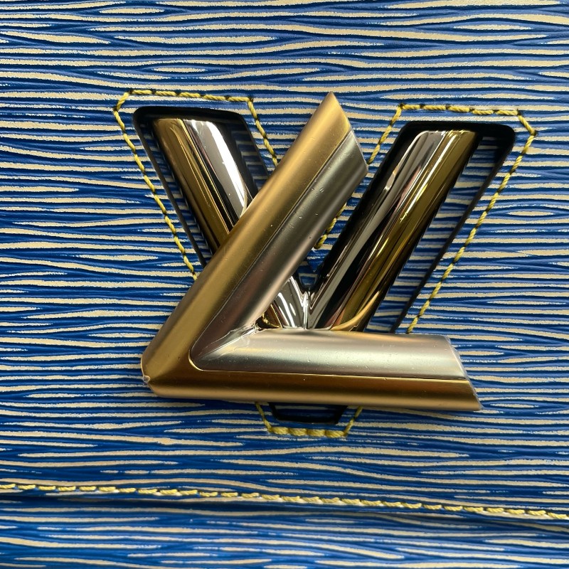 LV 藍色epi水波纹中號Twist鏈條包-16