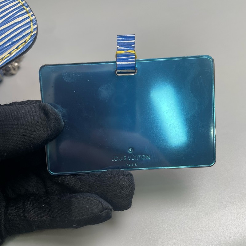 LV 藍色epi水波纹中號Twist鏈條包-21