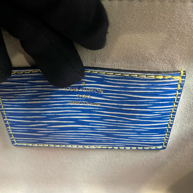 LV 藍色epi水波纹中號Twist鏈條包-22