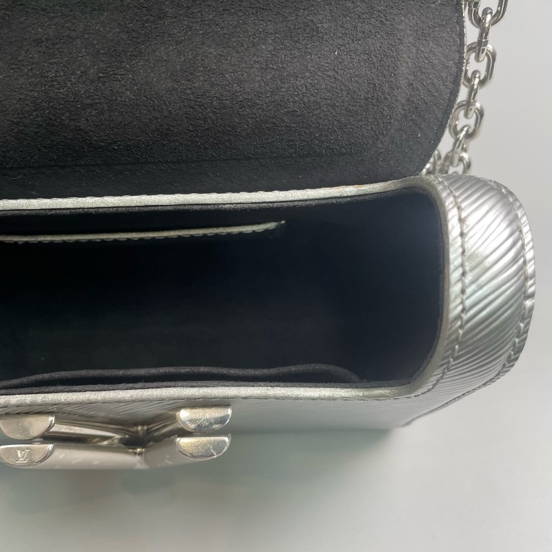 LV路易威登 銀色epi水波紋小號twist鏈條包-10