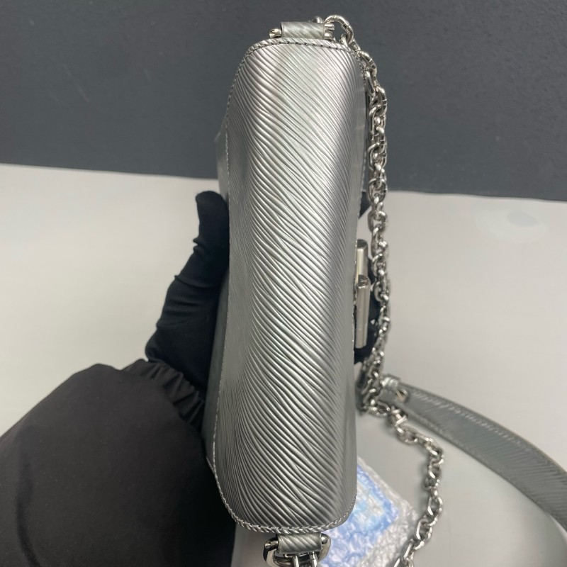 LV路易威登 銀色epi水波紋小號twist鏈條包-21
