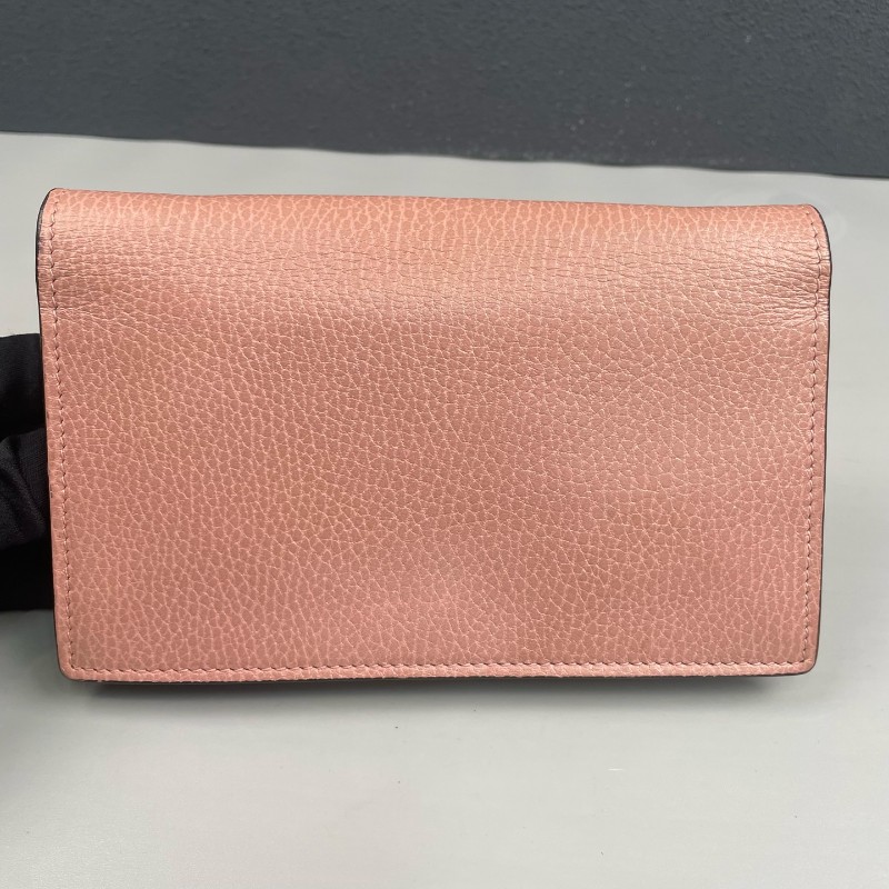 Gucci 粉色全皮風琴woc鏈條包-9
