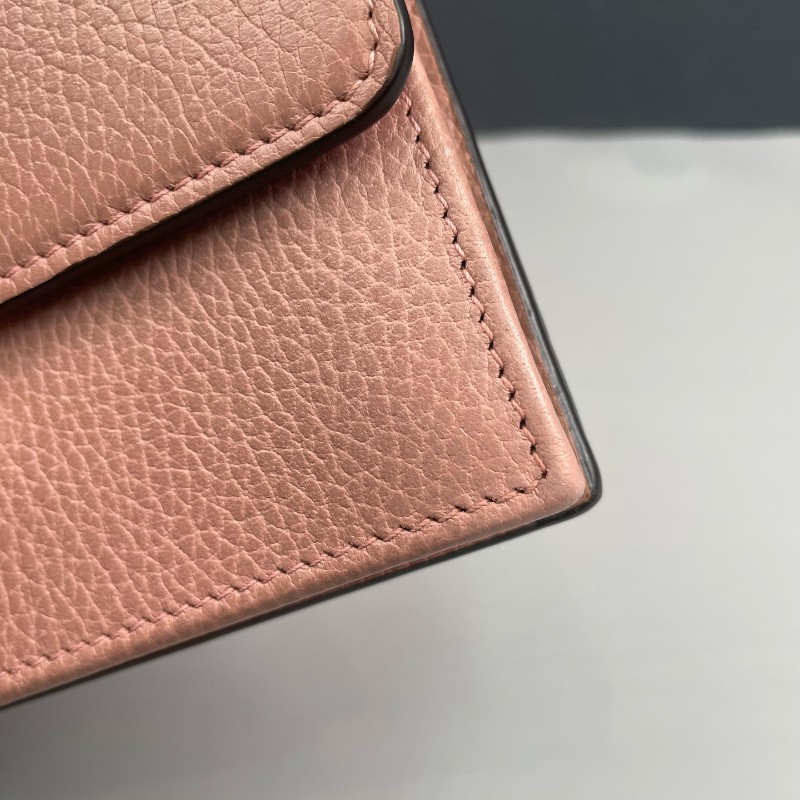 Gucci 粉色全皮風琴woc鏈條包-20