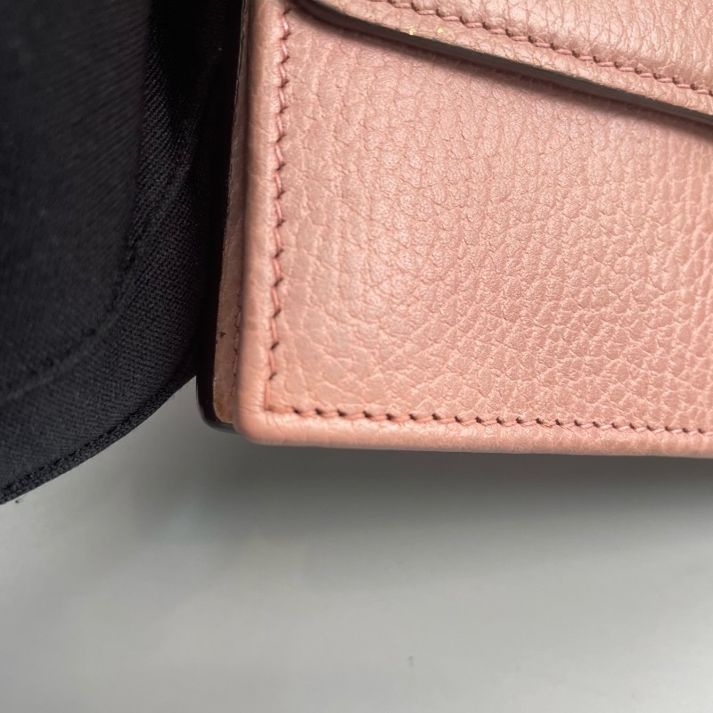 Gucci 粉色全皮風琴woc鏈條包-21