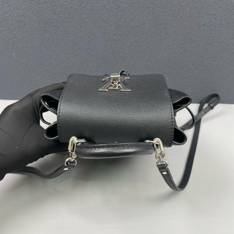 LV 路易威登 lockme系列 黑色 牛皮mini 後背包-5