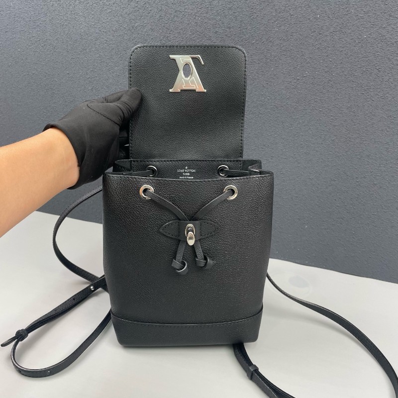 LV 路易威登 lockme系列 黑色 牛皮mini 後背包-6