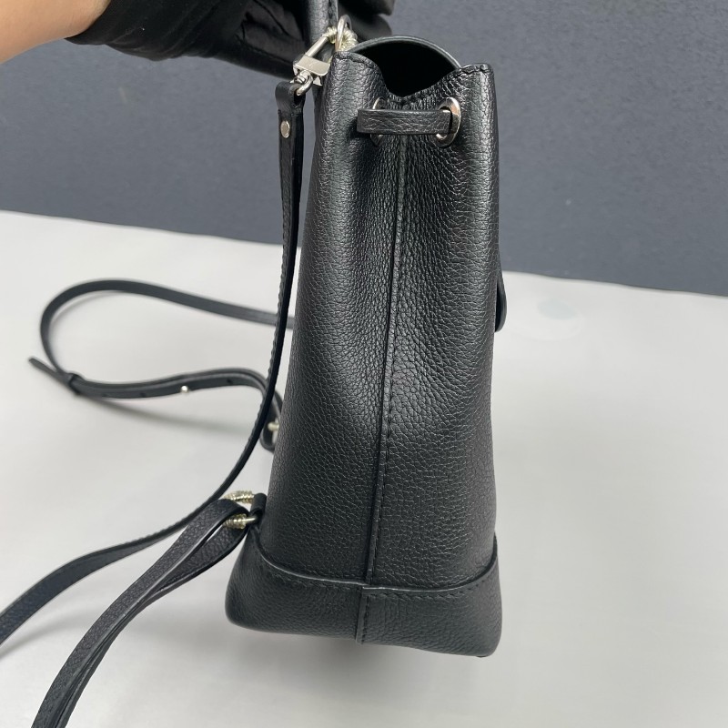 LV 路易威登 lockme系列 黑色 牛皮mini 後背包-12