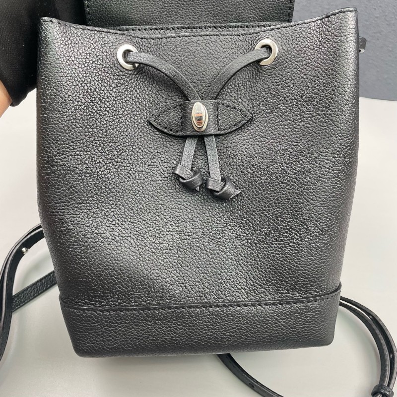 LV 路易威登 lockme系列 黑色 牛皮mini 後背包-15