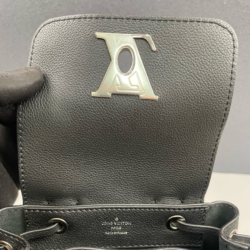 LV 路易威登 lockme系列 黑色 牛皮mini 後背包-16