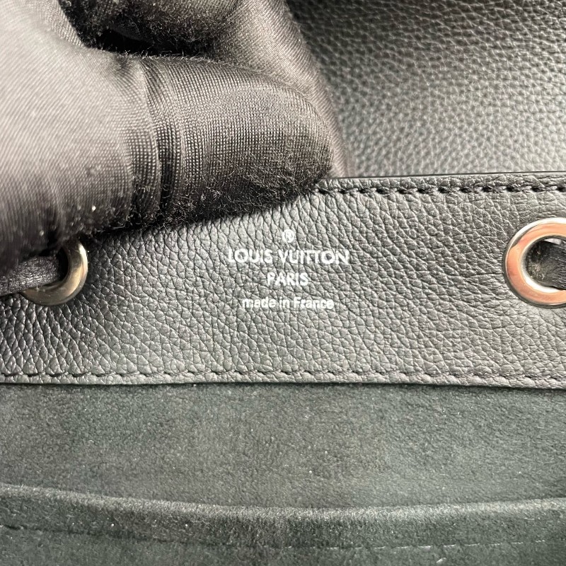 LV 路易威登 lockme系列 黑色 牛皮mini 後背包-19