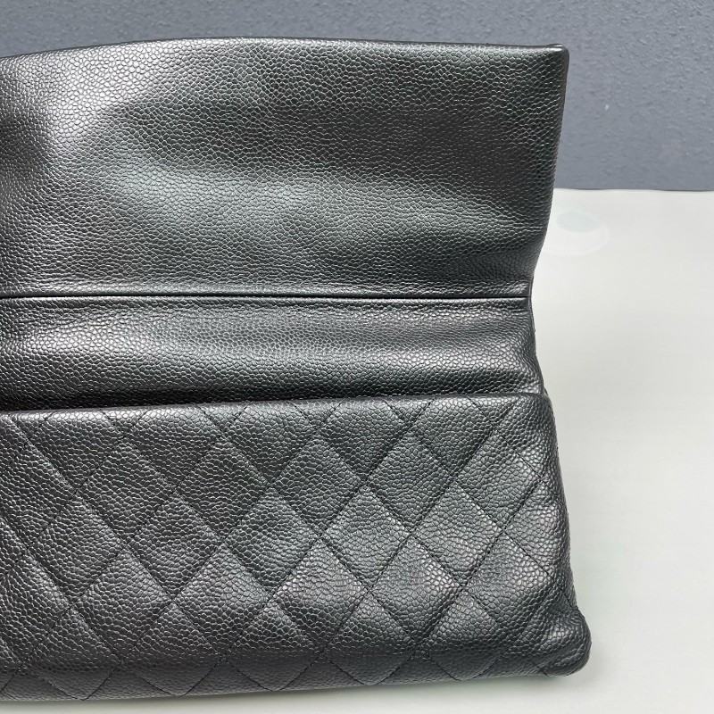 Chanel香奈兒 黑金荔枝牛皮手拿包-17