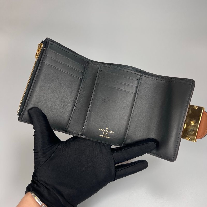 LV M68725/晶片款 達芙妮Dauphine短夾-4