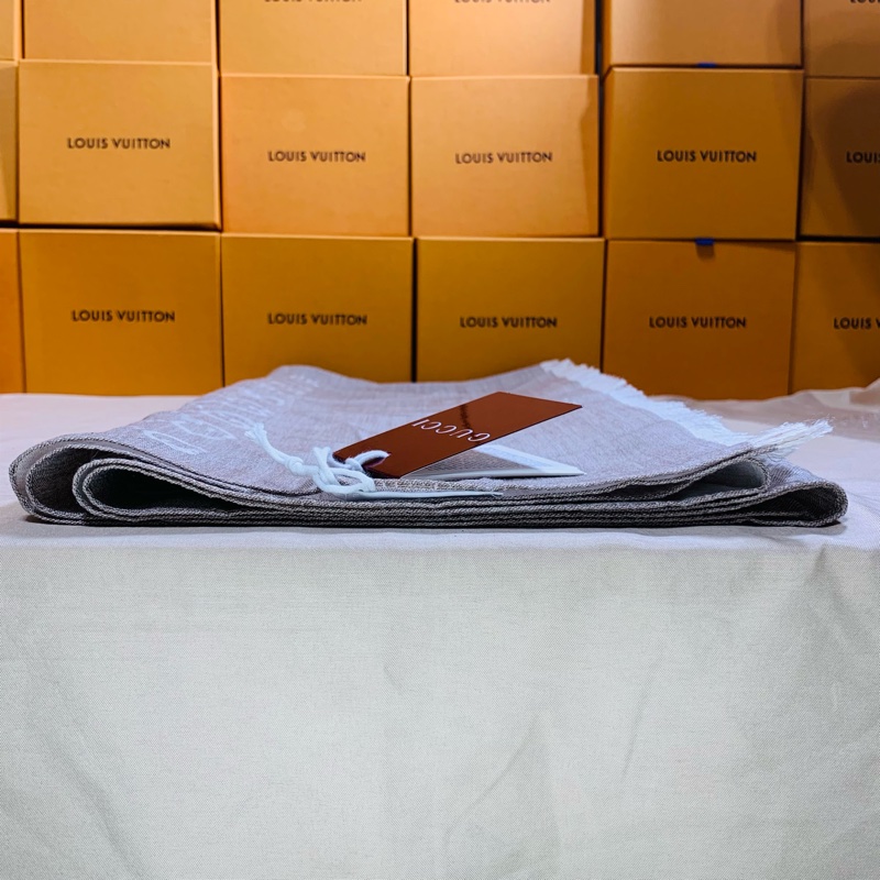 ‼️全台最甜 全新含吊牌 Gucci 古馳 燕麥老花滿版雙色圍巾 披肩-7